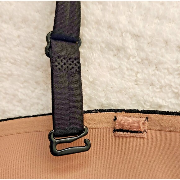 Victoria's Secret Bra Size 34D Angels Secret Embrace Black Lace Over Beige EUC - Picture 7 of 9